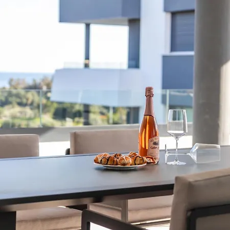 Apartment Elegant In Marbella, Sea Views, Infinity & Pool, Sauna, Gym, Spa, 5 Min To The Marbella