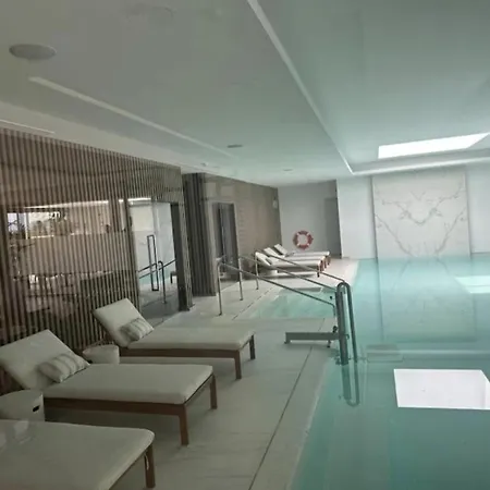 Elegant In Marbella, Sea Views, Infinity & Pool, Sauna, Gym, Spa, 5 Min To The Apartment
