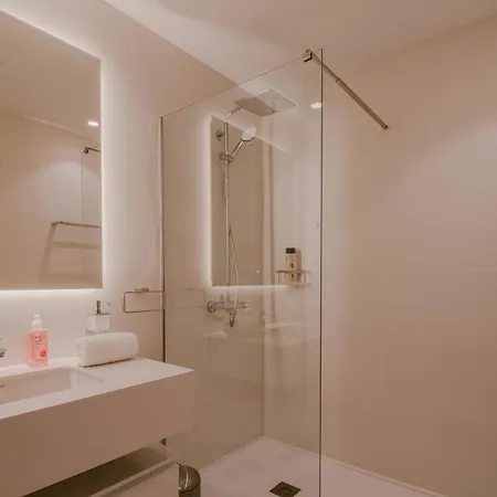 Apartment Elegant In Marbella, Sea Views, Infinity & Pool, Sauna, Gym, Spa, 5 Min To The *