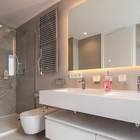 Elegant In Marbella, Sea Views, Infinity & Pool, Sauna, Gym, Spa, 5 Min To The